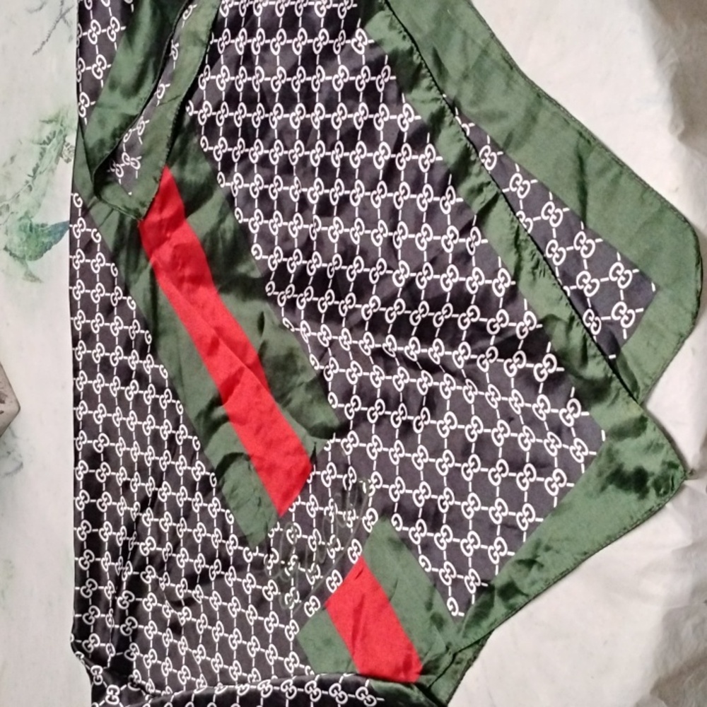 Gucci Black and Green Scarf with Red Accents